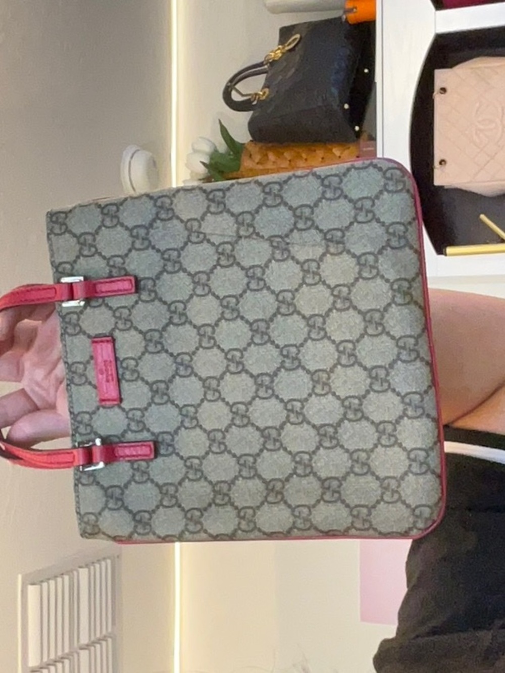 72. gucci slashed sold as is desc in live no cancel/returns